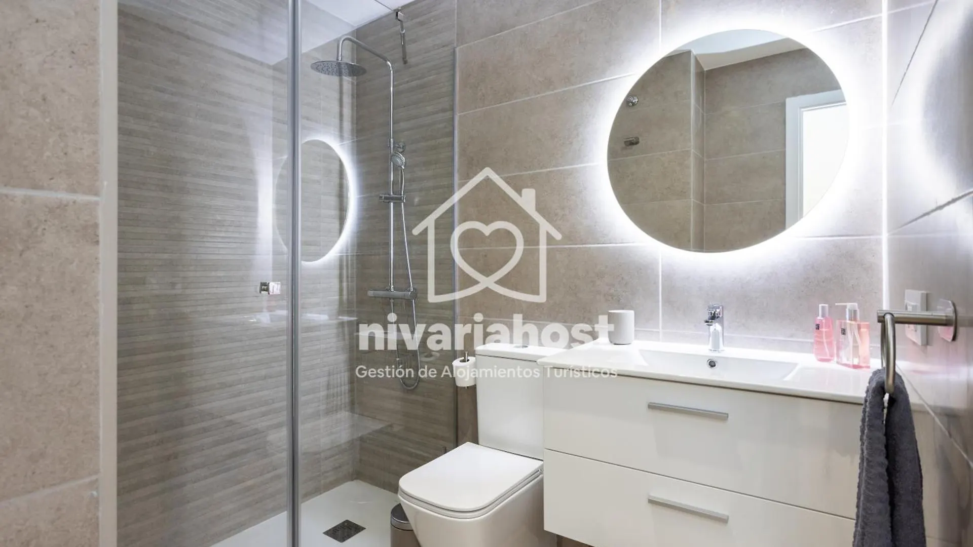 Sea Breeze El Medano, By Nivariahost Holiday home